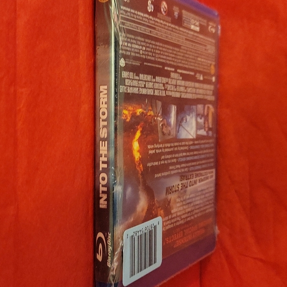 🌲 NWT Into The Storm Blu-ray movie film - Picture 4 of 4